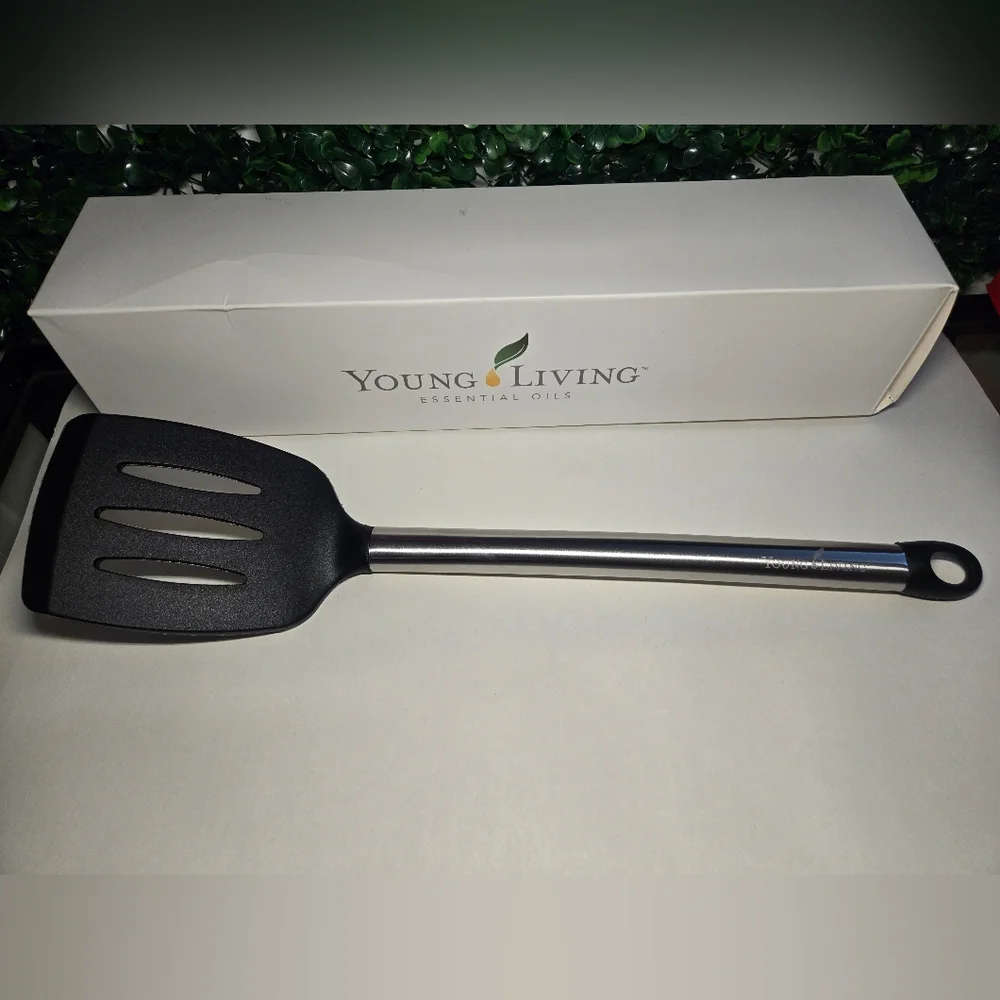 Young‎ Living Black Kitchen Utensil Set